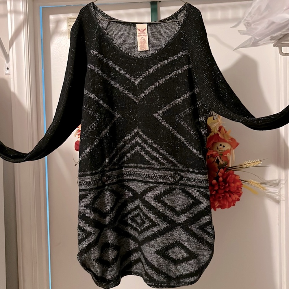 Large Black/Grey Jrs Sweater